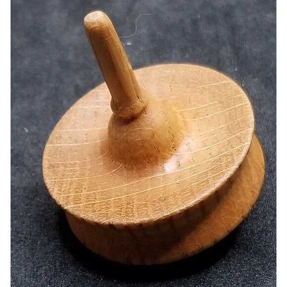 Handmade wooden spinning tops - Picture 6 of 11